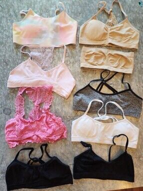 Women’s Lace & Seamless Bralette Pack - Pink, Beige, White, Black, Gray